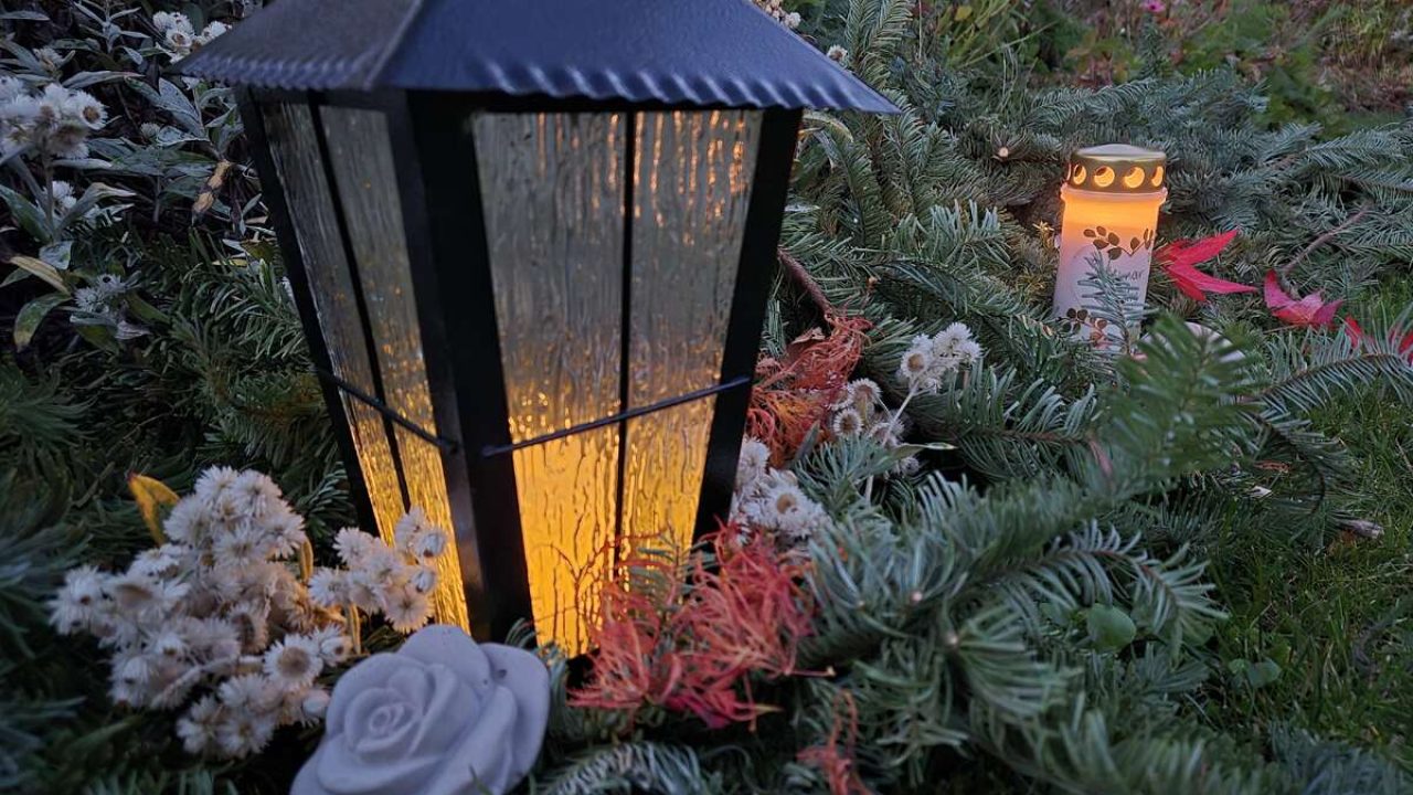 16ec48e7-cbbd-4287-8bb0-942427bde21c_Large.jpg gravsmyckning